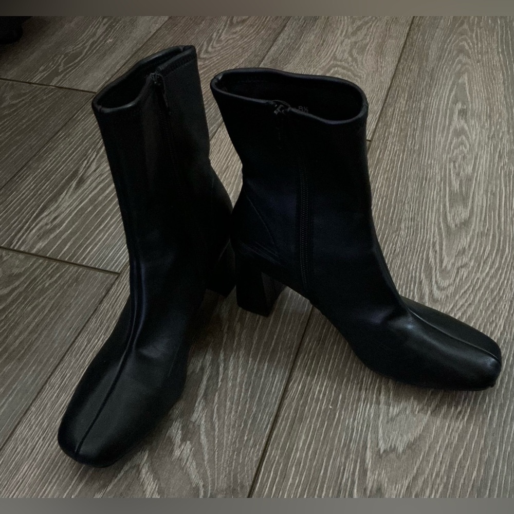 Black Mid-Calf Block Heel Women's Boots